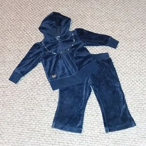 **Excellent Condition** Chaps Velour Sweatsuit